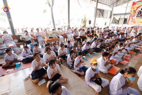 ภาพ No.299036:วันที่ 20 มกราคม พ.ศ. 2569 พิธีทอดผ้าป่าทำนุบำรุงศาสนสถาน ณ วัดใหม่นพรัตน์ ต.เนินพระปรางค์ อ.สองพี่น้อง จ.สุพรรณบุรี ในโครงการธรรมยาตรา กตัญญูบูชา มหาปูชนียาจารย์ พระมงคลเทพมุนี(สด จนฺทสโร) พระผู้ปราบมาร อนุสรณ์สถาน 7 แห่ง ปีที่ 14