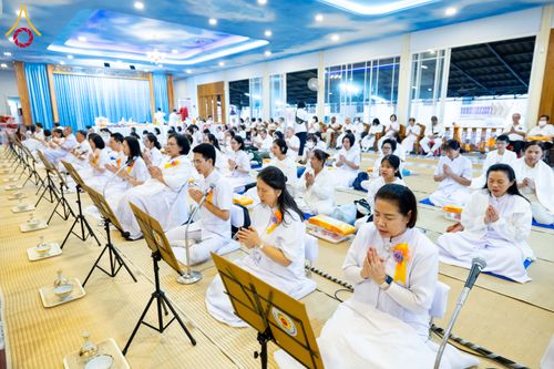 ภาพ No.294835:วันที่ 15 มกราคม พ.ศ. 2569 พิธีถวายภัตตาหารเป็นสังฆทาน แด่พระธรรมยาตรา ณ วัดโบสถ์บน ต.บางคูเวียง จ.นนทบุรี อนุสรณ์สถานลำดับที่ 4 สถานที่เกิดด้วยกายธรรม ในโครงการธรรมยาตรา กตัญญูบูชา มหาปูชนียาจารย์ พระมงคลเทพมุนี(สด จนฺทสโร) พระผู้ปราบมาร อนุสรณ์สถาน 7 แ