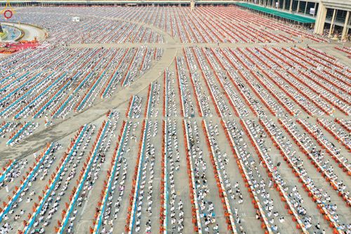 ภาพ No.324182:วันที่ 22 เมษายน พ.ศ.2569 (วันคุ้มครองโลก) พิธีถวายมหาสังฆทาน 40,000 กว่าวัดทั่วประเทศ ณ ลานธรรม พระมหาธรรมกายเจดีย์ วัดพระธรรมกาย