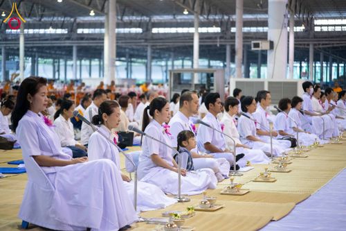 ภาพ No.303549:วันที่ 27 มกราคม พ.ศ. 2569 พิธีถวายภัตตาหารเป็นสังฆทาน แด่พระธรรมยาตรา ณ วัดพระธรรมกาย  จังหวัดปทุมธานี ในโครงการธรรมยาตรา กตัญญูบูชา มหาปูชนียาจารย์ พระมงคลเทพมุนี(สด จนฺทสโร) พระผู้ปราบมาร อนุสรณ์สถาน 7 แห่ง ปีที่ 14