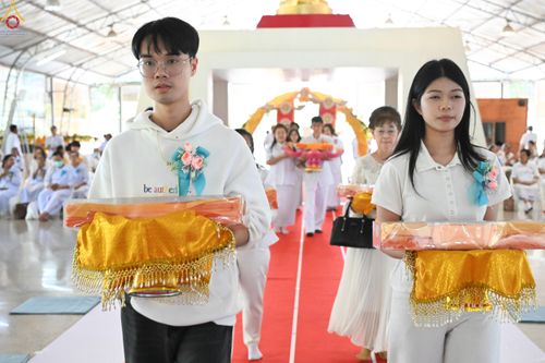 ภาพ No.283153:วันอาทิตย์ที่ 26 ตุลาคม พุทธศักราช 2568 พิธีทอดกฐินสามัคคี กตัญญูบูชาธรรมมหาปูชนียาจารย์ และโครงการกฐินทั่วไทย 30,000 วัด บูชาธรรม 81 ปีหลวงพ่อธัมมชโย  ณ ศูนย์อบรมเยาวชนอุตรดิตถ์