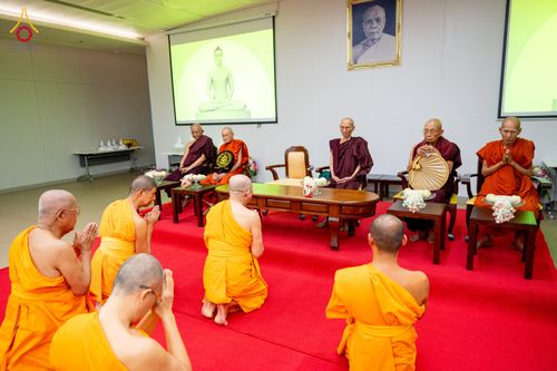 ภาพ No.325562:วันที่ 24 เมษายน พ.ศ.2569 หลวงพ่อทัตตชีโว รองเจ้าอาวาสวัดพระธรรมกาย ถวายการต้อนรับและปฏิสันถารคณะสงฆ์เมียนมาร์