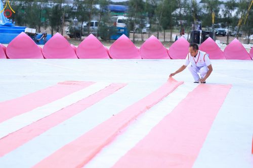 ภาพ No.119605:V.18 ทันทีม การเตรียมงาน เก็บงาน การรับบุญของเจ้าหน้าที่หน่วยงานต่างๆ เพื่อโครงการธรรมยาตรา กตัญญูบูชามหาปูชนียาจารย์ พระมงคลเทพมุนี (สด จนฺทสโร) พระผู้ปราบมาร อนุสรณ์สถาน 7 แห่ง ปีที่ 12 ระหว่างวันที่ 2 - 31 มกราคม พ.ศ.2567