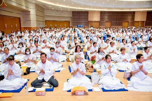 ภาพ No.242454:วันที่ ๒๙ - ๓๑ สิงหาคม พ.ศ. ๒๕๖๘ สัมมนารวมใจผู้นำบุญ บูชาธรรม ๘๑ ปี  หลวงพ่อธัมมชโย รุ่นที่ ๒ กฐินสามัคคีทั่วไทย ๓๐,๐๐๐ วัด โครงการอุปสมบทบูชาธรรมมหาปูชนียาจารย์  ๓,๐๐๐ รูป