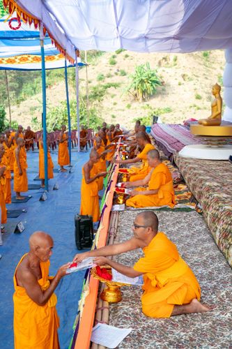 ภาพ No.131191:Photo Story ปฐมบรรพชาชาวพุทธมาร์มา Episode 4/5 วันที่ 13 กุมภาพันธ์พ.ศ. 2567 ณ วัดธัมจักร อรัญกุฏิ บังกลาเทศ