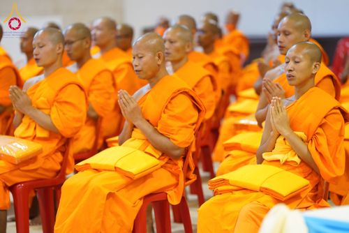 ภาพ No.134521:พิธีทอดผ้าป่าสมทบ มหาสังฆทาน 10,000 วัด ทั่วไทย วันอาทิตย์ต้นเดือนที่ 7 เมษายน พ.ศ.2567 ณ ห้องแก้วสารพัดนึก 1 สภาธรรมกายสากล  วัดพระธรรมกาย จ.ปทุมธานี