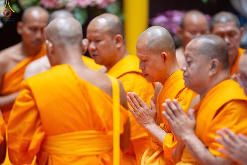 ภาพ No.180757:พิธีบรรพชาอุปสมบท โครงการอุปสมบทบูชาธรรมมหาปูชนียาจารย์ ประจำปีพุทธศักราช 2567 วันเสาร์ที่ 7 ธันวาคมพ.ศ. 2567 ณ วัดพระธรรมกาย จ.ปทุมธานี