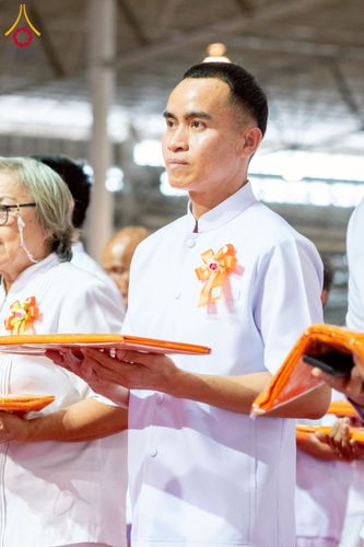 ภาพ No.215607:วันอาทิตย์ต้นเดือนที่ 6 เมษายน พ.ศ. 2568 ขบวนอัญเชิญผ้าป่าสมทบ มหาสังฆทาน 40,000 กว่าวัดทั่วประเทศ ณ สภาธรรมกายสากล วัดพระธรรมกาย