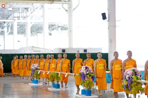 ภาพ No.240910:วันพุธที่ 27 สิงหาคม พ.ศ. 2568 พิธีทอดผ้าป่าเพื่อสร้างอาคาร  82 ปี หลวงพ่อธัมมชโย สมทบกฐินวัดพระธรรมกาย และกฐิน 30,000 วัดทั่วประเทศ ครั้งที่ 1