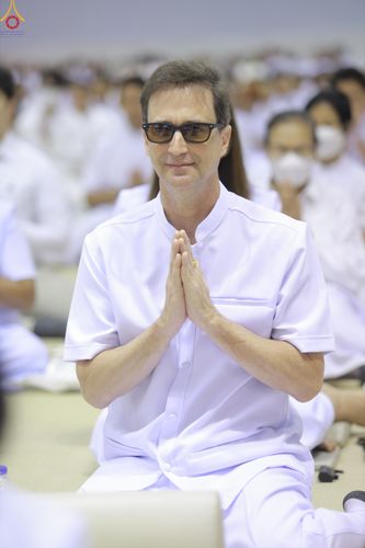 ภาพ No.311444:วันอาทิตย์ต้นเดือนที่ 1 มีนาคม พ.ศ.2569 พิธีตักบาตร และ พิธีบูชาข้าวพระ ณ สภาธรรมกายสากล วัดพระธรรมกาย