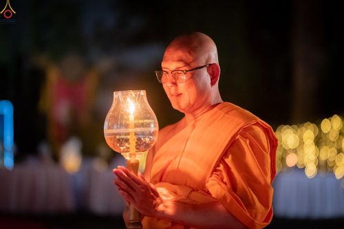 ภาพ No.332863:วันอาทิตย์ที่ 31 พฤษภาคม พ.ศ. 2569 วันวิสาขบูชา ณ วัดพระธรรมกายแคลิฟอร์เนีย  ประเทศสหรัฐอเมริกา