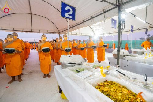 ภาพ No.299278:วันที่ 21 มกราคม พ.ศ. 2569 พิธีถวายภัตตาหารเป็นสังฆทาน แด่พระธรรมยาตรา ณ อนุสรณ์สถานบางปลา วัดบางปลา อำเภอบางเลน จังหวัดนครปฐม ในโครงการธรรมยาตรา กตัญญูบูชา มหาปูชนียาจารย์ พระมงคลเทพมุนี(สด จนฺทสโร) พระผู้ปราบมาร อนุสรณ์สถาน 7 แห่ง ปีที่ 14