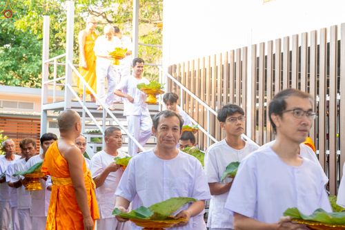 ภาพ No.319700:วันอาทิตย์ที่ 5 เมษายน พ.ศ.2569 พิธีตัดปอยผม และปลงผมนาคธรรมทายาท โครงการบรรพชาและอุปสมบทหมู่ รุ่นบูชาธรรม 82 ปี หลวงพ่อธัมมชโย