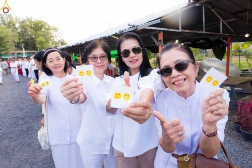 ภาพ No.344072:วันที่ 16 สิงหาคม พ.ศ.2569 การปักชำต้นกล้าเบญจทรัพย์ เพื่อเตรียมดอกไม้บูชาธรรม พระเดชพระคุณหลวงปู่ และโปรยต้อนรับพระธรรมยาตรา ปีที่ 15 ณ โรงเรือนปักชำประตู 8 วัดพระธรรมกาย