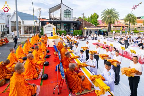 ภาพ No.329481:วันอาทิตย์ที่ 24 พฤษภาคม พ.ศ. 2569 พิธีตักบาตรพระ 1,000 รูป เพื่อถวายเป็นพุทธบูชาในเทศกาลวิสาขบูชาโลก และ ถวายเป็นพระราชกุศล  ณ ลานศิลปวัฒนธรรม เมืองปัตตานี จ.ปัตตานี
