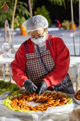 ภาพ No.293425:วันที่ 13 มกราคม พ.ศ. 2569 พิธีถวายภัตตาหารเป็นสังฆทาน แด่พระธรรมยาตรา ณ อนุสรณ์สถานมหาวิหารพระมงคลเทพมุนี (โลตัสแลนด์) อ.สองพี่น้อง จ.สุพรรณบุรี ในโครงการธรรมยาตรา กตัญญูบูชา มหาปูชนียาจารย์ พระมงคลเทพมุนี(สด จนฺทสโร) พระผู้ปราบมาร อนุสรณ์สถาน 7 แห่ง ปี