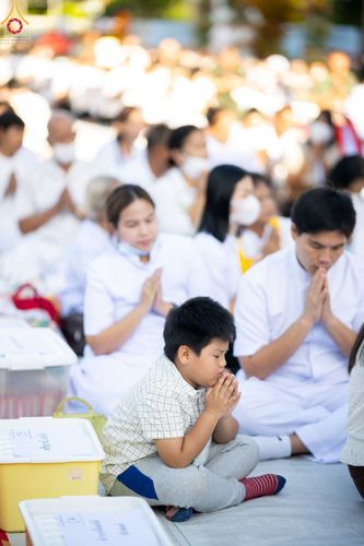 ภาพ No.83142:พิธีถวายสังฆทาน 323 วัด 4 จังหวัดชายแดนภาคใต้ ปีที่ 19 ครั้งที่ 163 พิธีมอบกองทุนหนุนแรงใจช่วยครูใต้ ปีที่ 16 ครั้งที่ 128  และพิธีทำบุญอุทิศส่วนกุศลให้ผู้วายชนม์ ในวันเสาร์ที่ 8 กรกฎาคม พ.ศ. 2566 ณ หอประชุม อาคารพระสุทธิสมณวัตรานุสรณ์   วัดมุจลินทวาปีวิ