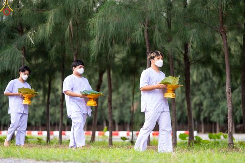 ภาพ No.82535:พิธีตัดปอยผมและปลงผมนาคธรรมทายาท ในโครงการอุปสมบทหมู่ธรรมทายาทพุทธศาสตร์สากล รุ่นที่ 7 (ภาคฤดูฝน) วันอาทิตย์ที่ 11 มิถุนายน พ.ศ. 2566 ณ  วัดพระธรรมกาย