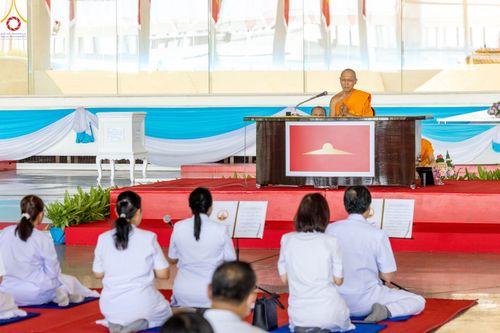 ภาพ No.79314:พิธีขอขมา มอบบาตรและผ้าไตร ในโครงการบรรพชาสามเณรฟื้นฟูพระพุทธศาสนาทั่วไทย โครงการอบรมยุวธรรมทายาท มัชฌิมธรรมทายาท และธรรมทายาทรุ่นอุดมศึกษา ณ สภาธรรมกายสากล วัดพระธรรมกาย วันเสาร์ที่ 1 เมษายน พ.ศ. 2566