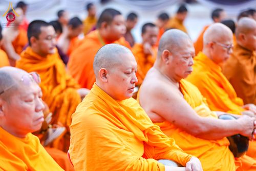 ภาพ No.310836:วันอาทิตย์ที่ 22 กุมภาพันธ์ พ.ศ. 2569 พิธีตักบาตรเเด่คณะพระภิกษุสงฆ์ 1,111 รูป จังหวัดน่าน หนึ่งในโครงการตักบาตรพระ 2,000,000 รูป 77 จังหวัดทั่วไทย ในวาระอันเป็นมงคลยิ่ง ครบรอบ 744 ปี นครน่าน สืบสานศรัทธา ทำบุญใหญ่ของเมืองน่าน ณ ข่วงเมือง วัดภูมินทร์ อำเ