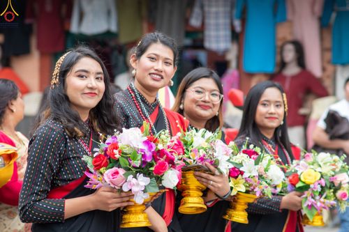 ภาพ No.77681:พิธีตัดปอยผมและปลงผมนาคธรรมทายาท ในโครงการบรรพชาสามเณรหมู่ ประเทศเนปาล วันที่ 11 มีนาคม พ.ศ.2566