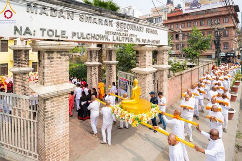 ภาพ No.313568:วันพฤหัสบดีที่ 12 มีนาคม พ.ศ. 2569 ขบวนแห่นาคธรรมทายาทในโครงการบรรพชาสามเณร 500 รูป  จาก นาคบาฮาล (Nagbahal) สู่จัตุรัสปาทัน (Patan Durbar Square) ประเทศเนปาล