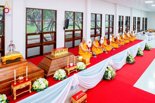 ภาพ No.314446:วันพฤหัสบดีที่ 19 มีนาคม พ.ศ. 2569 พิธีบำเพ็ญกุศล คุณพ่อณรงค์ จินตมากุล โยมบิดา พระครูปลัดรัตนวีรวัฒน์ (รังสฤษดิ์ อิทฺธิจินตโก) ที่ปรึกษาเจ้าคณะจังหวัดปทุมธานี เจ้าอาวาสวัดพระธรรมกาย  ณ ห้องปลูกศรัทธา 2 วัดพระธรรมกาย ปทุมธานี