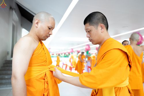 ภาพ No.338836:วันที่ 11 กรกฎาคม พศ.2569 พิธีบรรพชาอุปสมบท โครงการอุปสมบทหมู่ธรรมทายาทนานาชาติ  IDOP รุ่นที่ 21 (ภาษาจีน)  จากประเทศจีน มาเลเซีย สิงคโปร์ และไต้หวัน , โครงการบรรพชาสามเณรโรงเรียนนานาชาติ รุ่นที่ 15