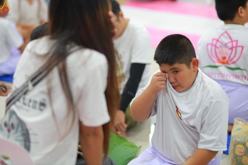 ภาพ No.320080:วันเสาร์ที่ 4 เมษายน 2569 พิธีตัดปอยผม ขอขมาผู้ปกครอง  มอบบาตร-ผ้าไตร และพิธีบรรพชาสามเณร 87 รูป  ณ ศูนย์ปฏิบัติธรรมระยอง(บ้านช่องลม)  ต.บางบุตร อ.บ้านค่าย จ.ระยอง