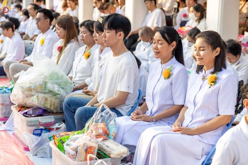 ภาพ No.297527:วันที่ 18 มกราคม พ.ศ. 2569 พิธีตักบาตรพระธรรมยาตรา ณ วัดโบสถ์บน ต.บางคูเวียง จ.นนทบุรี อนุสรณ์สถานลำดับที่ 4 สถานที่เกิดด้วยกายธรรม ในโครงการธรรมยาตรา กตัญญูบูชา มหาปูชนียาจารย์ พระมงคลเทพมุนี(สด จนฺทสโร) พระผู้ปราบมาร อนุสรณ์สถาน 7 แห่ง ปีที่ 14