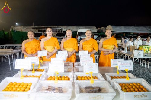 ภาพ No.298435:วันที่ 20 มกราคม พ.ศ. 2569 พิธีถวายภัตตาหารเป็นสังฆทาน แด่พระธรรมยาตรา ณ อนุสรณ์สถานบางปลา วัดบางปลา อำเภอบางเลน จังหวัดนครปฐม ในโครงการธรรมยาตรา กตัญญูบูชา มหาปูชนียาจารย์ พระมงคลเทพมุนี(สด จนฺทสโร) พระผู้ปราบมาร อนุสรณ์สถาน 7 แห่ง ปีที่ 14