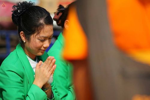 ภาพ No.15724:ประมวลภาพพิธีอัญเชิญรูปหล่อทองคำพระมงคลเทพมุนี (สด จนฺทสโร) ประดิษฐาน ณ วัดโบสถ์บน