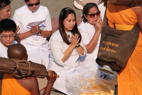 ภาพ No.15740:ประมวลภาพพิธีอัญเชิญรูปหล่อทองคำพระมงคลเทพมุนี (สด จนฺทสโร) ประดิษฐาน ณ วัดโบสถ์บน