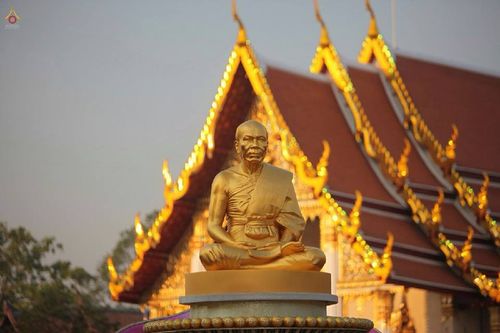 ภาพ No.15744:ประมวลภาพพิธีอัญเชิญรูปหล่อทองคำพระมงคลเทพมุนี (สด จนฺทสโร) ประดิษฐาน ณ วัดโบสถ์บน