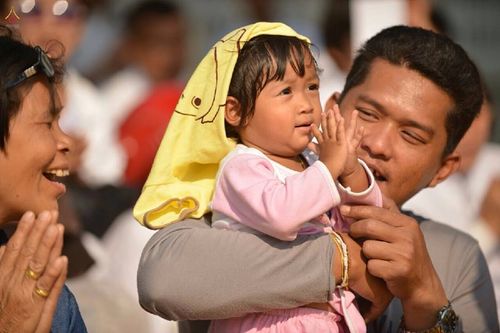 ภาพ No.15752:ประมวลภาพพิธีอัญเชิญรูปหล่อทองคำพระมงคลเทพมุนี (สด จนฺทสโร) ประดิษฐาน ณ วัดโบสถ์บน