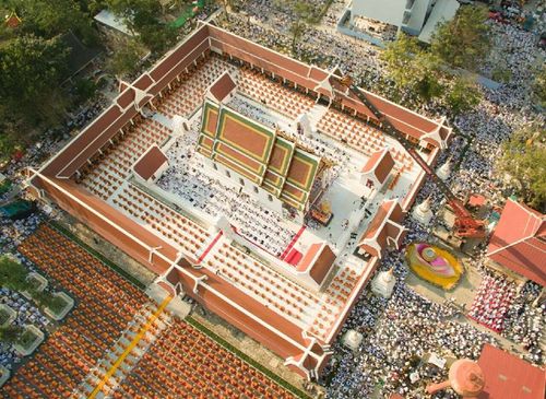 ภาพ No.15583:ประมวลภาพพิธีอัญเชิญรูปหล่อทองคำพระมงคลเทพมุนี (สด จนฺทสโร) ประดิษฐาน ณ วัดโบสถ์บน