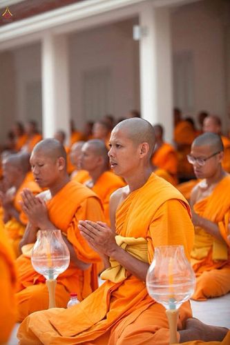 ภาพ No.15586:ประมวลภาพพิธีอัญเชิญรูปหล่อทองคำพระมงคลเทพมุนี (สด จนฺทสโร) ประดิษฐาน ณ วัดโบสถ์บน