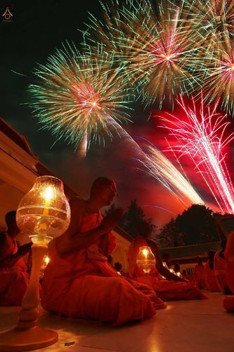 ภาพ No.15593:ประมวลภาพพิธีอัญเชิญรูปหล่อทองคำพระมงคลเทพมุนี (สด จนฺทสโร) ประดิษฐาน ณ วัดโบสถ์บน