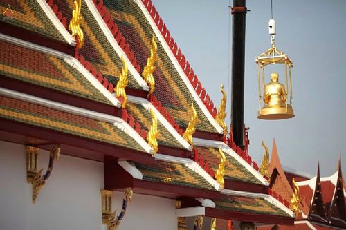 ภาพ No.15599:ประมวลภาพพิธีอัญเชิญรูปหล่อทองคำพระมงคลเทพมุนี (สด จนฺทสโร) ประดิษฐาน ณ วัดโบสถ์บน