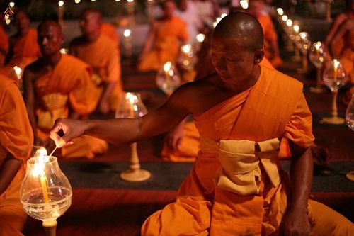 ภาพ No.15600:ประมวลภาพพิธีอัญเชิญรูปหล่อทองคำพระมงคลเทพมุนี (สด จนฺทสโร) ประดิษฐาน ณ วัดโบสถ์บน