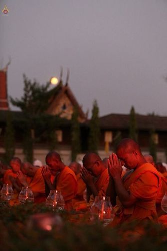 ภาพ No.15603:ประมวลภาพพิธีอัญเชิญรูปหล่อทองคำพระมงคลเทพมุนี (สด จนฺทสโร) ประดิษฐาน ณ วัดโบสถ์บน