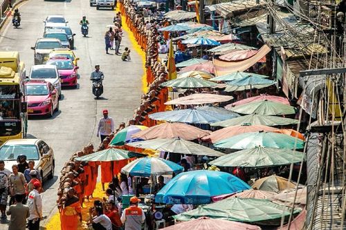 ภาพ No.15607:ประมวลภาพพิธีอัญเชิญรูปหล่อทองคำพระมงคลเทพมุนี (สด จนฺทสโร) ประดิษฐาน ณ วัดโบสถ์บน