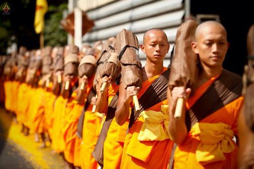 ภาพ No.15611:ประมวลภาพพิธีอัญเชิญรูปหล่อทองคำพระมงคลเทพมุนี (สด จนฺทสโร) ประดิษฐาน ณ วัดโบสถ์บน