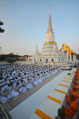 ภาพ No.15623:ประมวลภาพพิธีอัญเชิญรูปหล่อทองคำพระมงคลเทพมุนี (สด จนฺทสโร) ประดิษฐาน ณ วัดโบสถ์บน