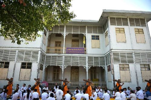 ภาพ No.15627:ประมวลภาพพิธีอัญเชิญรูปหล่อทองคำพระมงคลเทพมุนี (สด จนฺทสโร) ประดิษฐาน ณ วัดโบสถ์บน