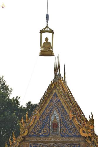 ภาพ No.15635:ประมวลภาพพิธีอัญเชิญรูปหล่อทองคำพระมงคลเทพมุนี (สด จนฺทสโร) ประดิษฐาน ณ วัดโบสถ์บน