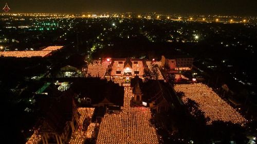 ภาพ No.15634:ประมวลภาพพิธีอัญเชิญรูปหล่อทองคำพระมงคลเทพมุนี (สด จนฺทสโร) ประดิษฐาน ณ วัดโบสถ์บน