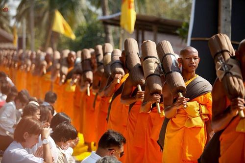 ภาพ No.15641:ประมวลภาพพิธีอัญเชิญรูปหล่อทองคำพระมงคลเทพมุนี (สด จนฺทสโร) ประดิษฐาน ณ วัดโบสถ์บน