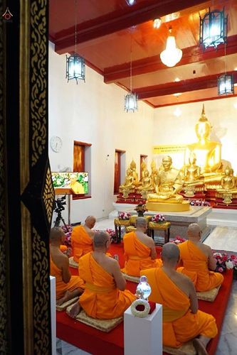 ภาพ No.15650:ประมวลภาพพิธีอัญเชิญรูปหล่อทองคำพระมงคลเทพมุนี (สด จนฺทสโร) ประดิษฐาน ณ วัดโบสถ์บน