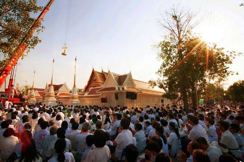 ภาพ No.15660:ประมวลภาพพิธีอัญเชิญรูปหล่อทองคำพระมงคลเทพมุนี (สด จนฺทสโร) ประดิษฐาน ณ วัดโบสถ์บน